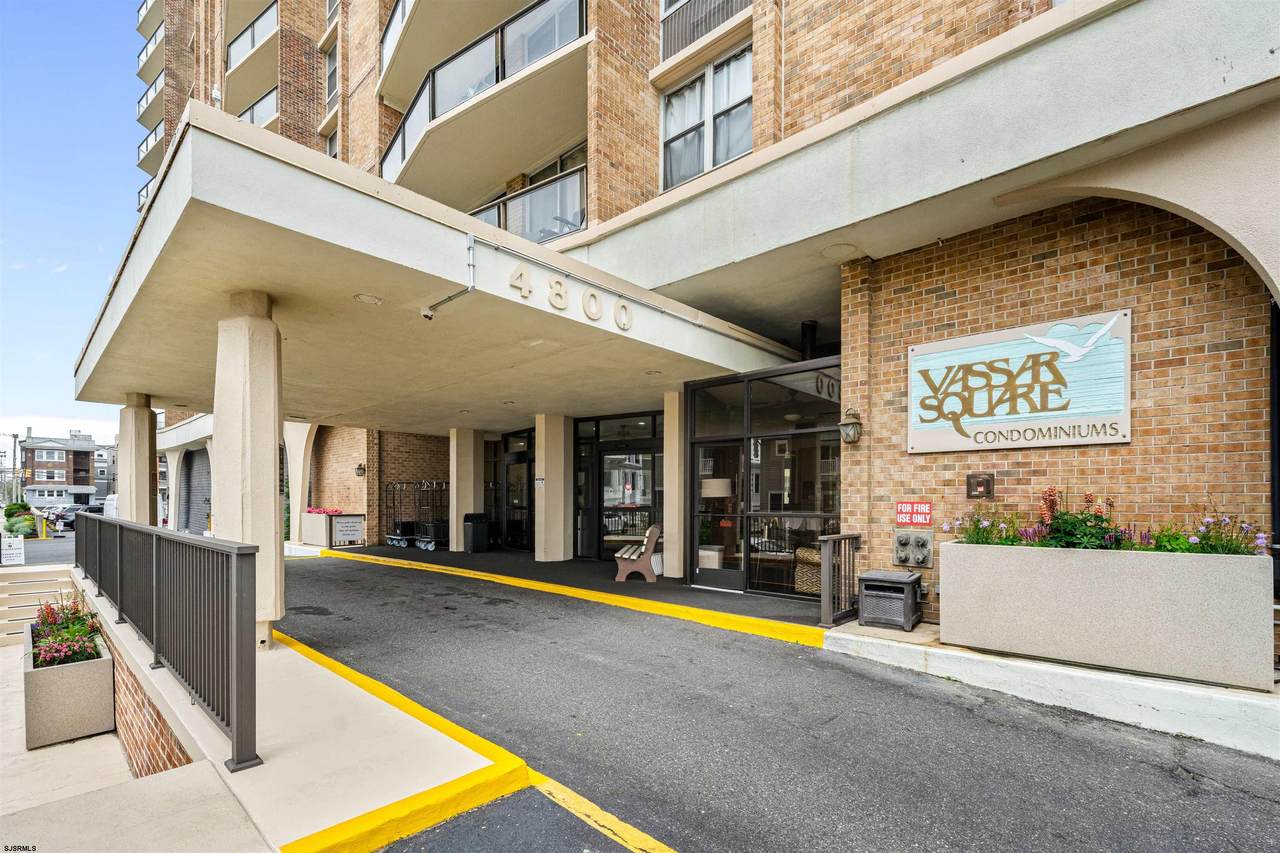 4800 Boardwalk - Photo 1