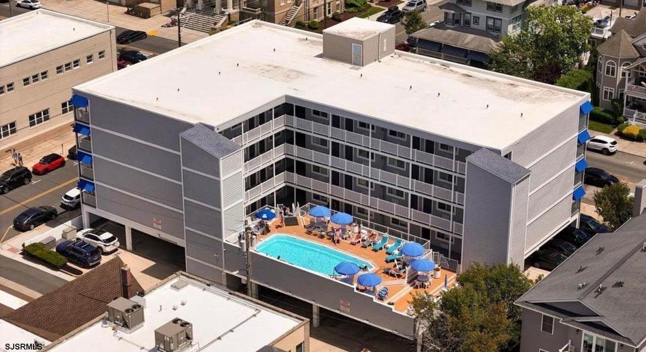 1008 Wesley - Photo 1