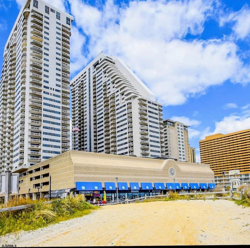 3101 Boardwalk - Photo 1