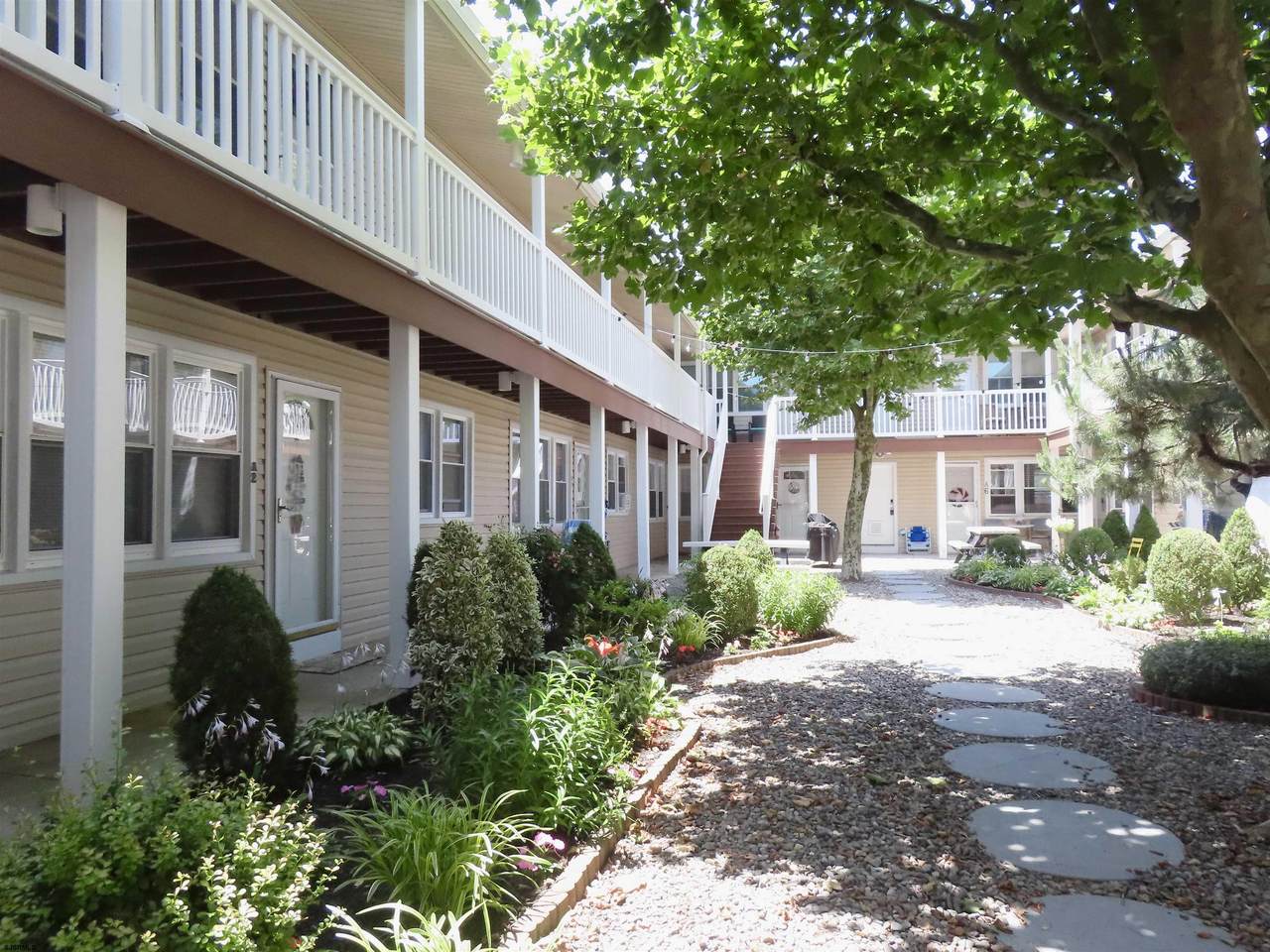 6 Newport - Photo 1