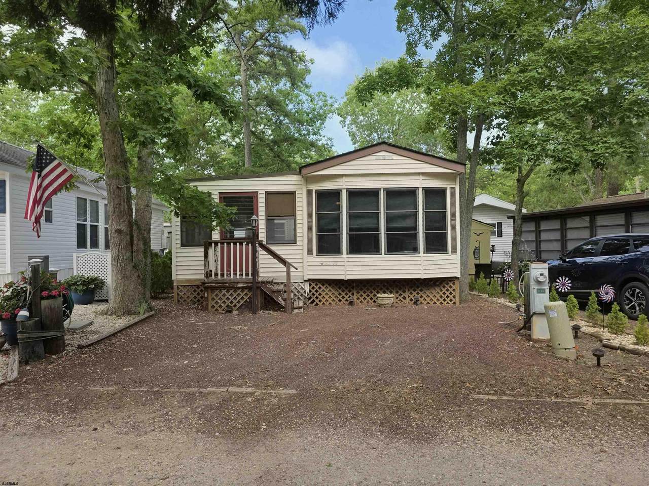 516 Route 9, F-13 - Photo 1