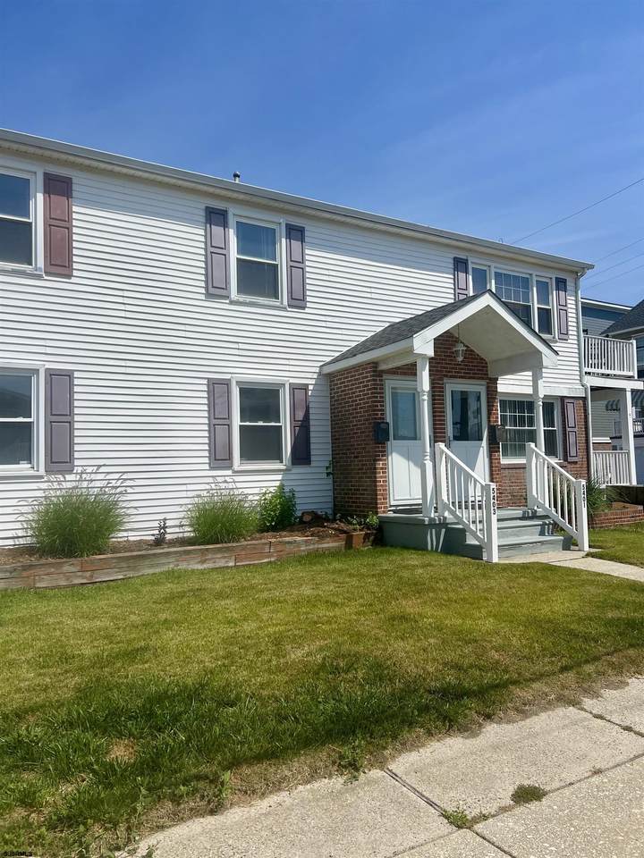5401 Edgewater - Photo 1