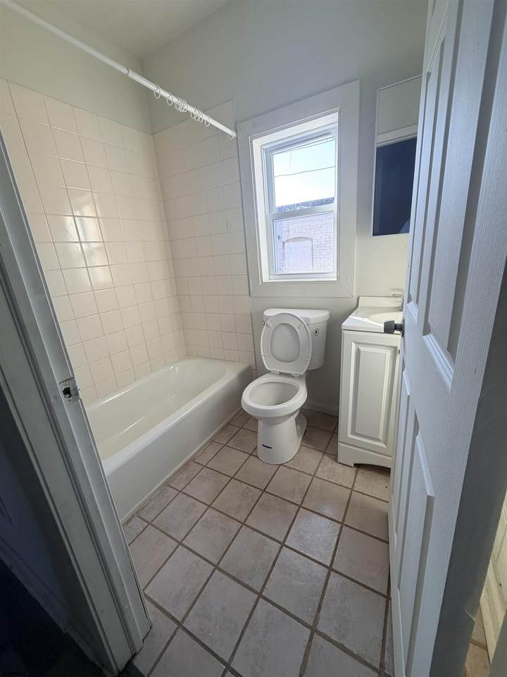 https://bt-photos.global.ssl.fastly.net/sjersey/1280_boomver_1_609916-2.jpg