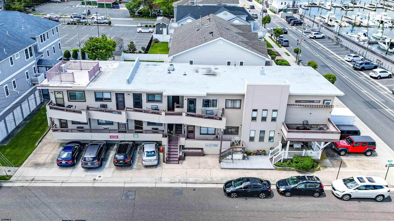 9600 Amherst - Photo 1