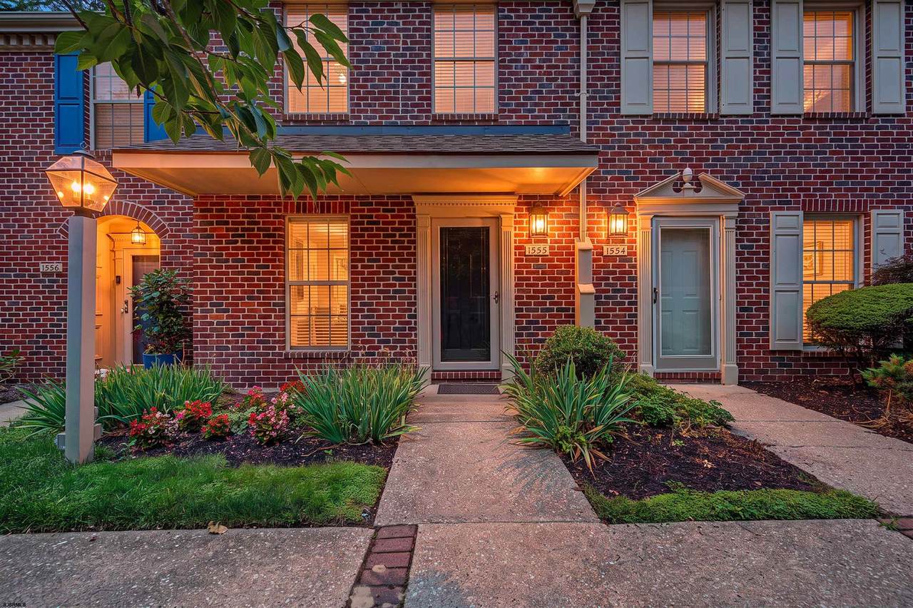 1555 Hamilton - Photo 1