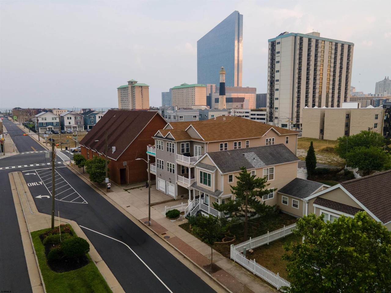 https://bt-photos.global.ssl.fastly.net/sjersey/1280_boomver_1_610027-2.jpg