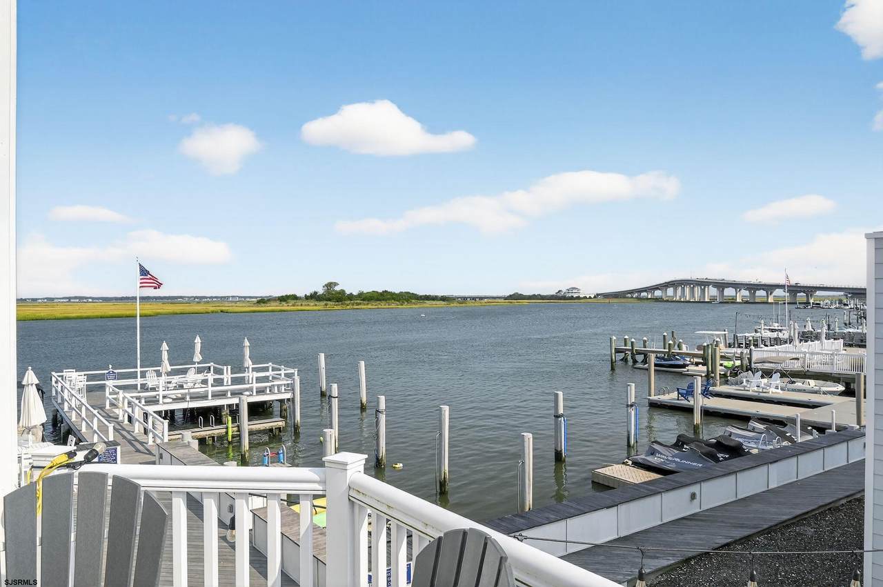 1128 Bay - Photo 1