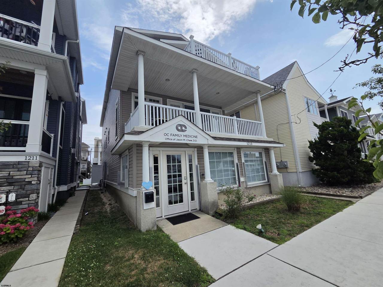1213 West - Photo 1
