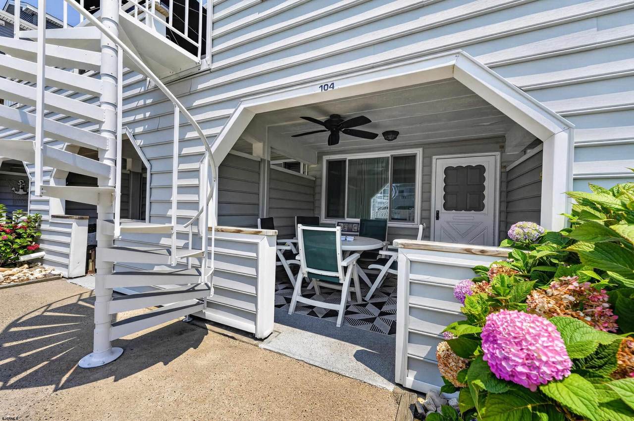 9510 Amherst - Photo 1