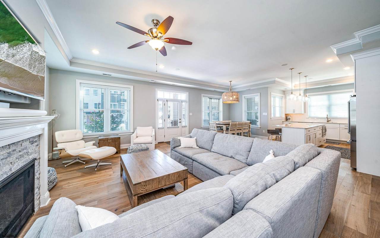 https://bt-photos.global.ssl.fastly.net/sjersey/1280_boomver_1_610504-2.jpg