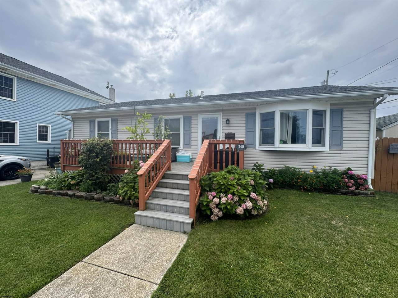 340 Annapolis - Photo 1