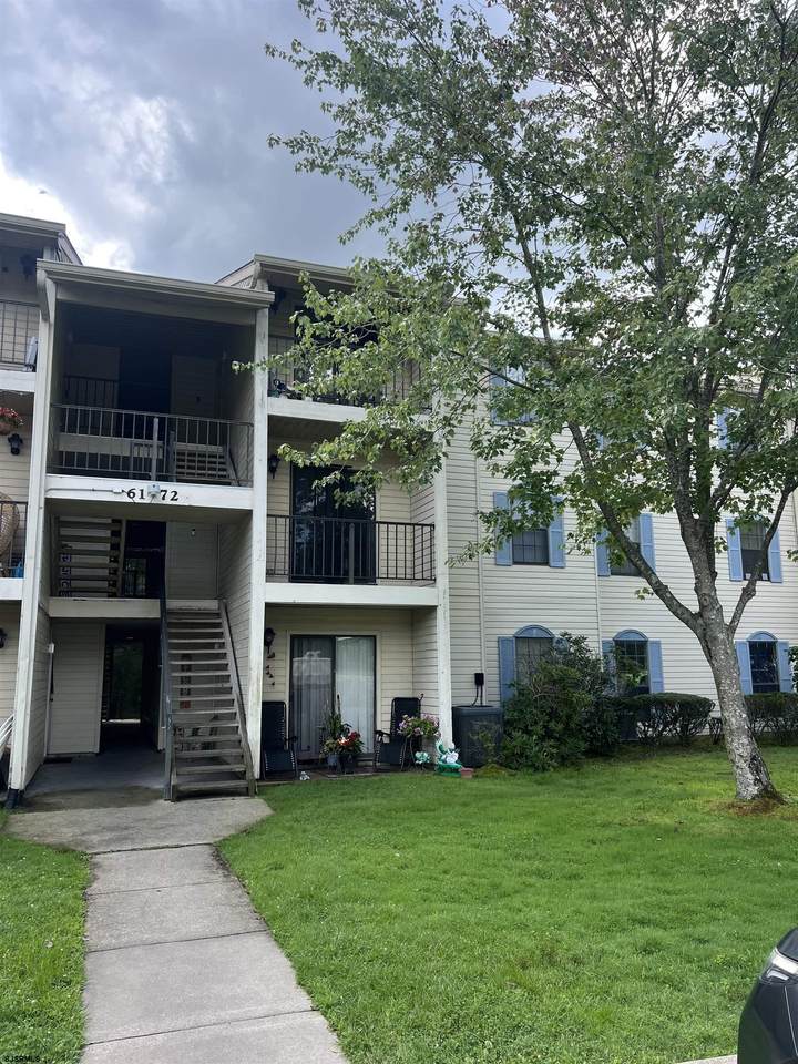 61 Colonial Court - Photo 1