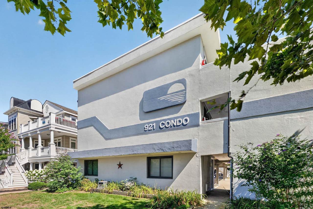 921 Wesley - Photo 1