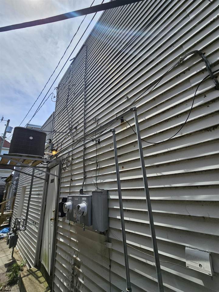 https://bt-photos.global.ssl.fastly.net/sjersey/1280_boomver_1_610857-2.jpg
