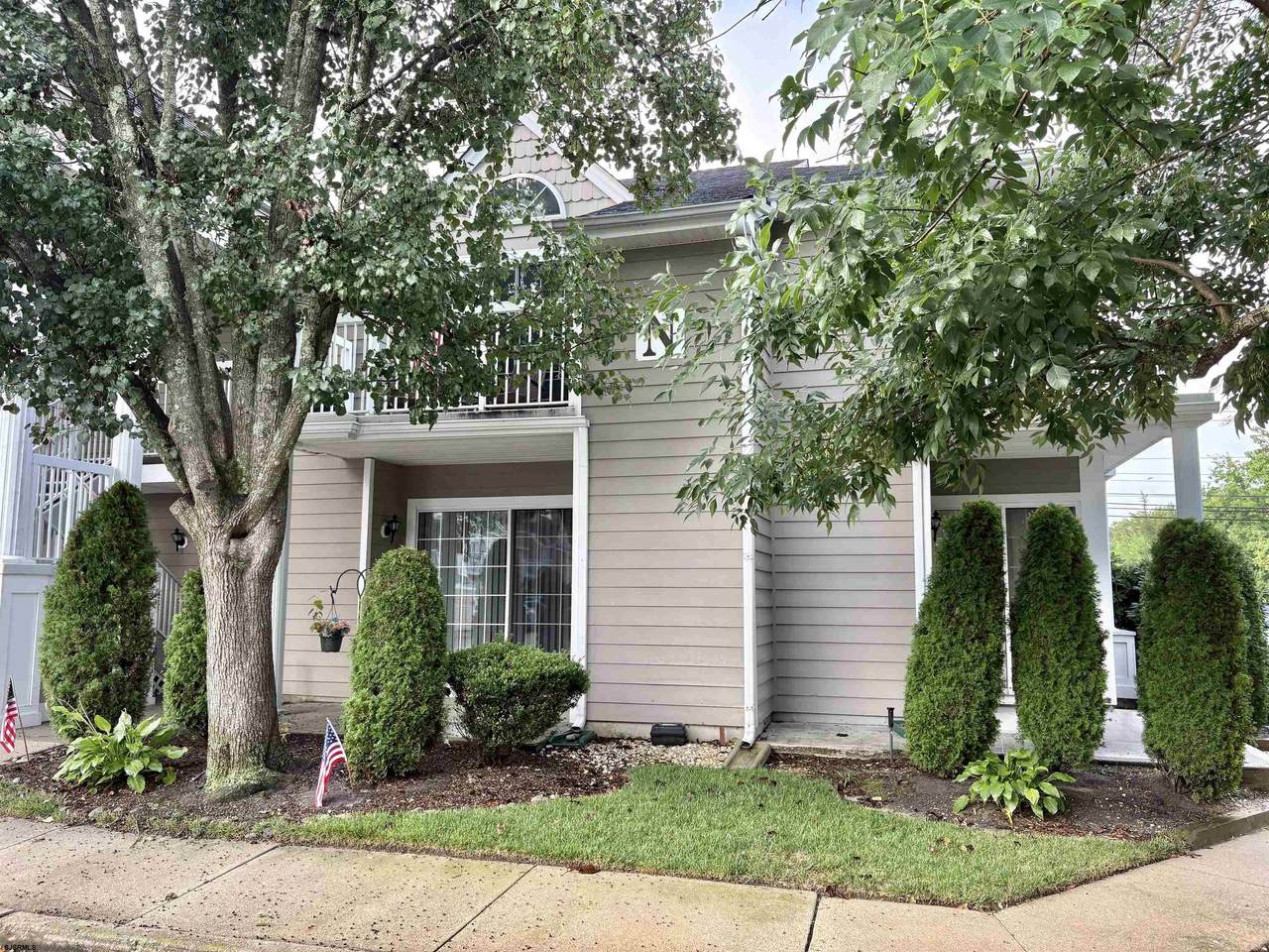 550 Central Avenue - Photo 1