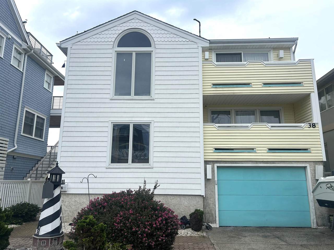 38 Bay - Photo 1