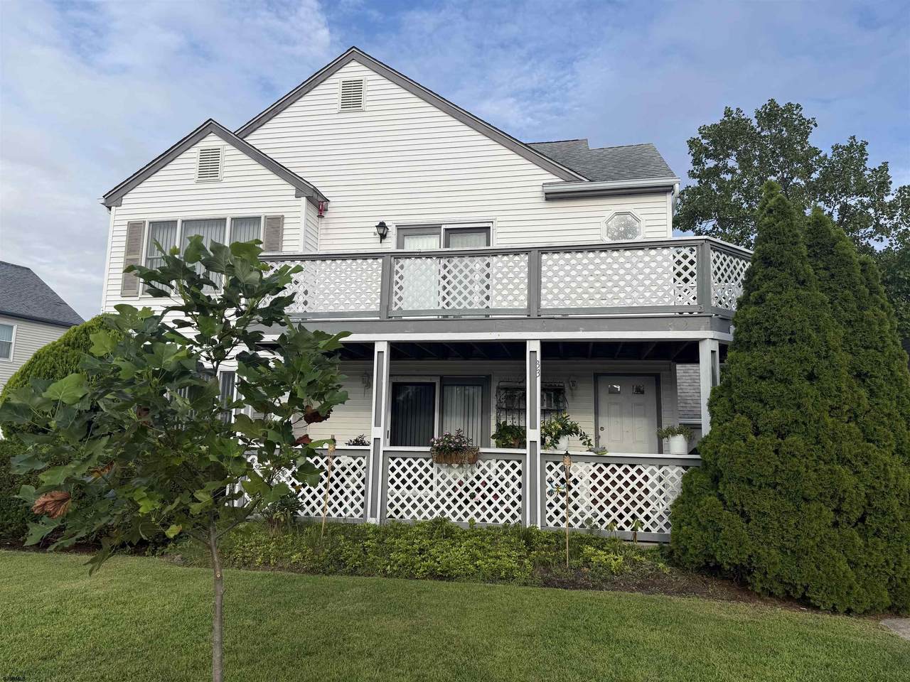 33 Lighthouse - Photo 1