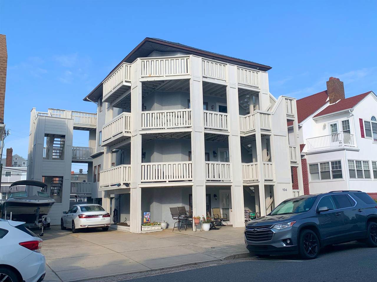 104 Frankfort - Photo 1