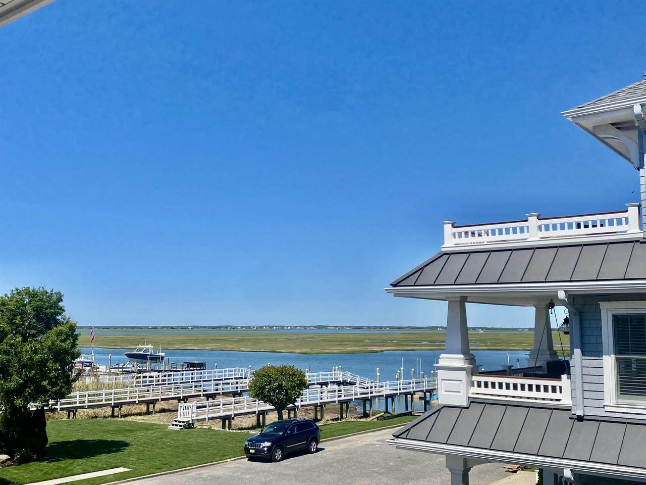 https://bt-photos.global.ssl.fastly.net/sjersey/1280_boomver_1_611446-2.jpg