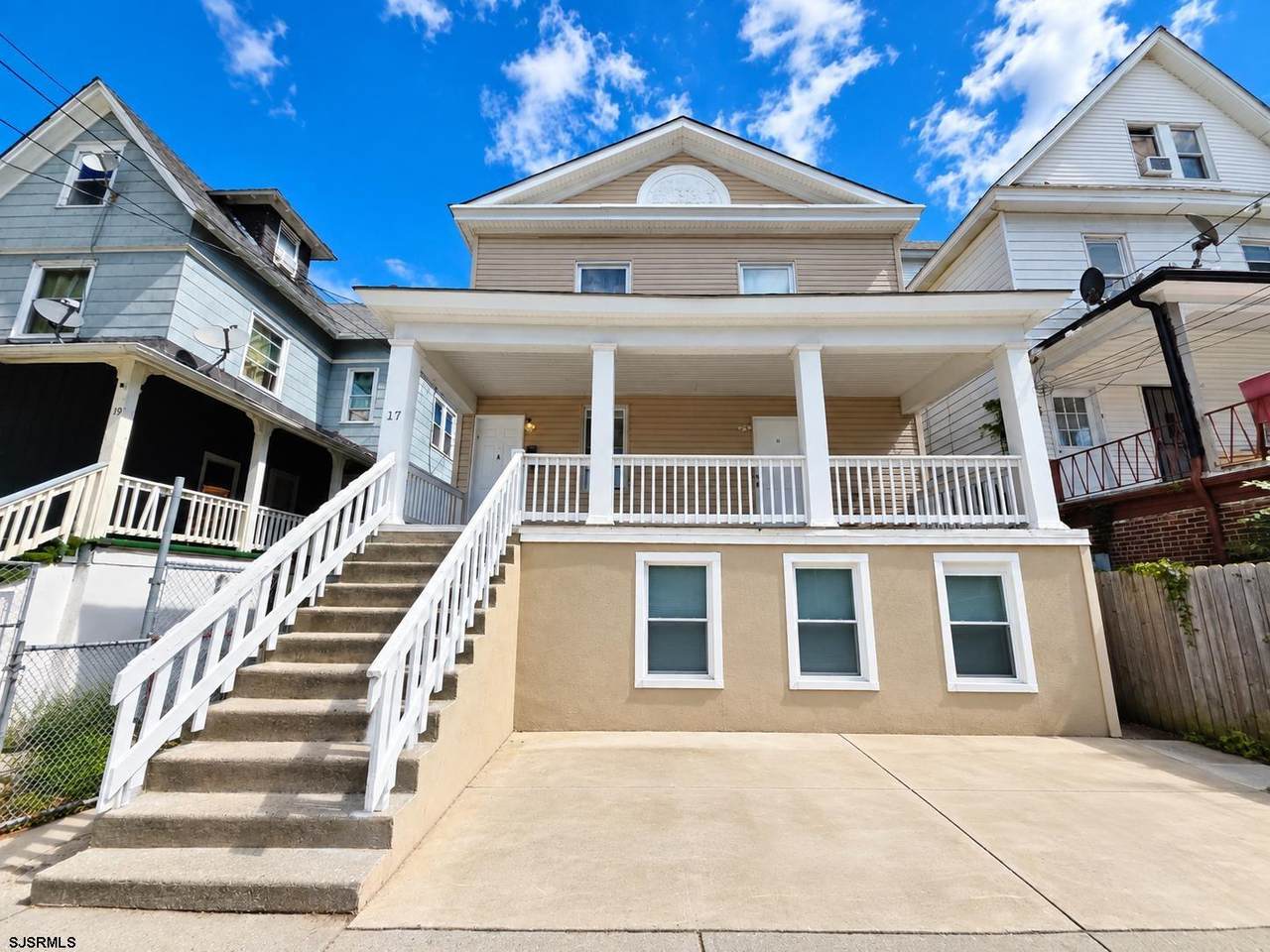 17 Sovereign - Photo 1