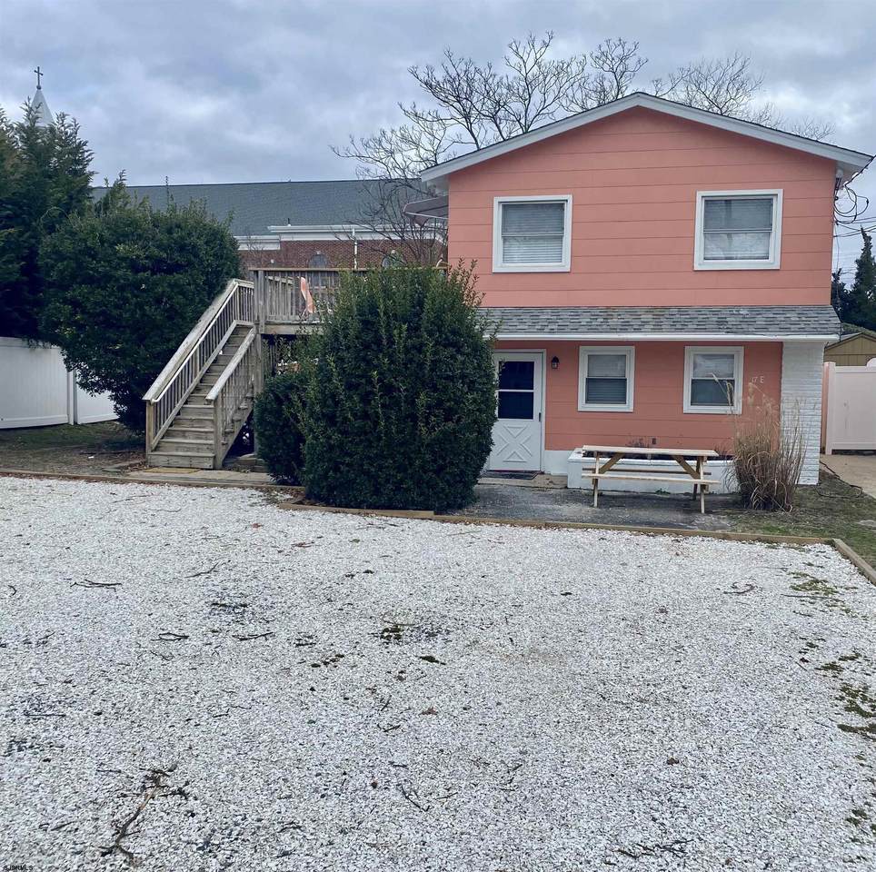 17 Connecticut Ave - Photo 1