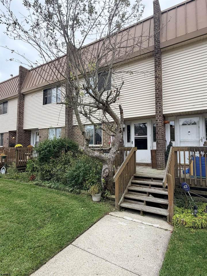 822 Marshall - Photo 1