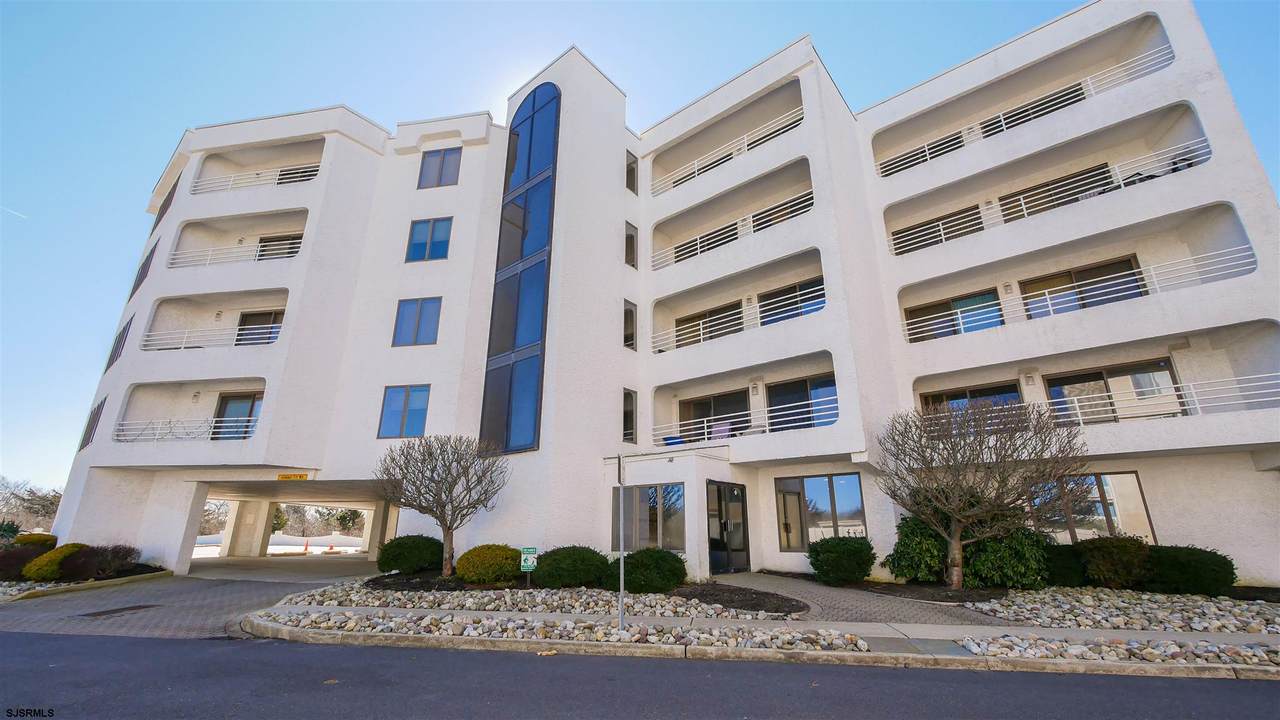 4401 Ocean Ave - Photo 1