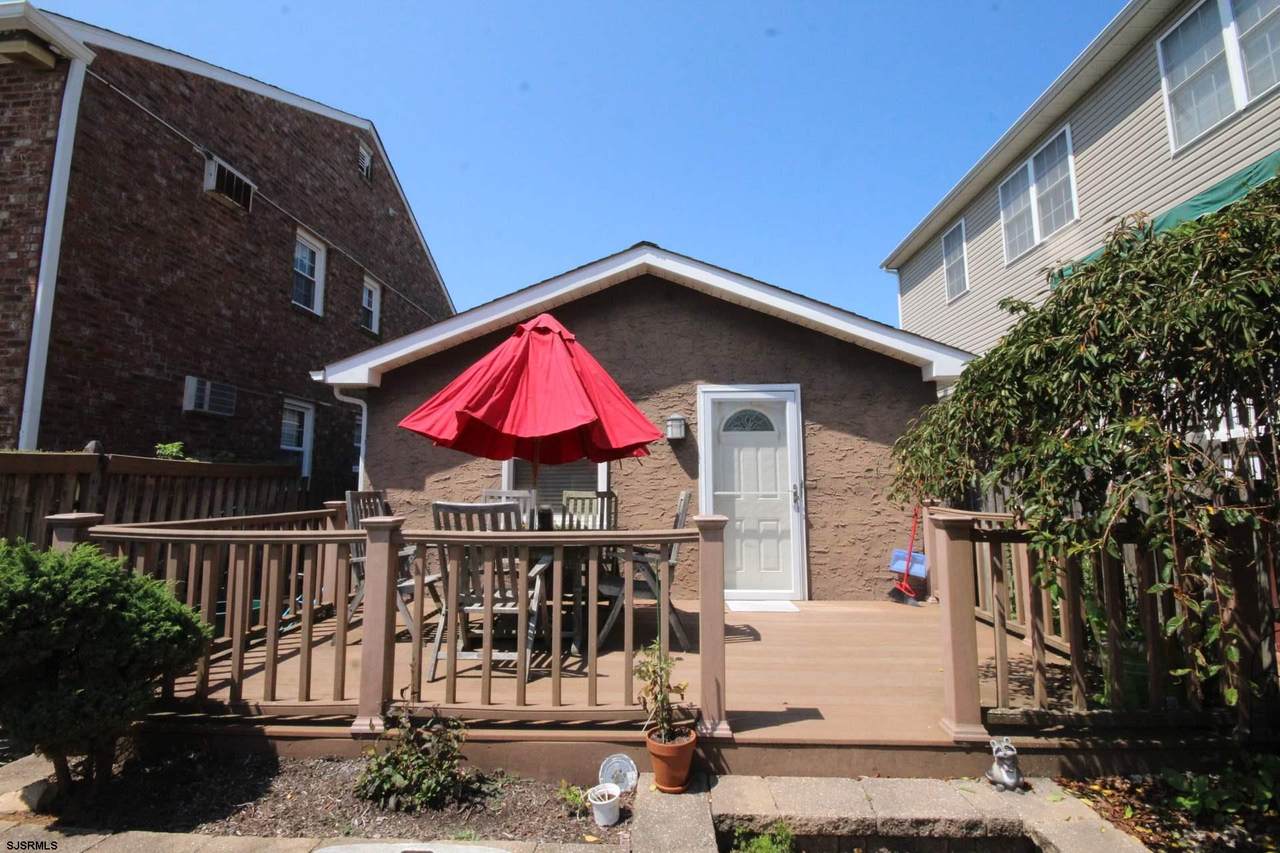 9707 Monmouth Ave - Photo 1