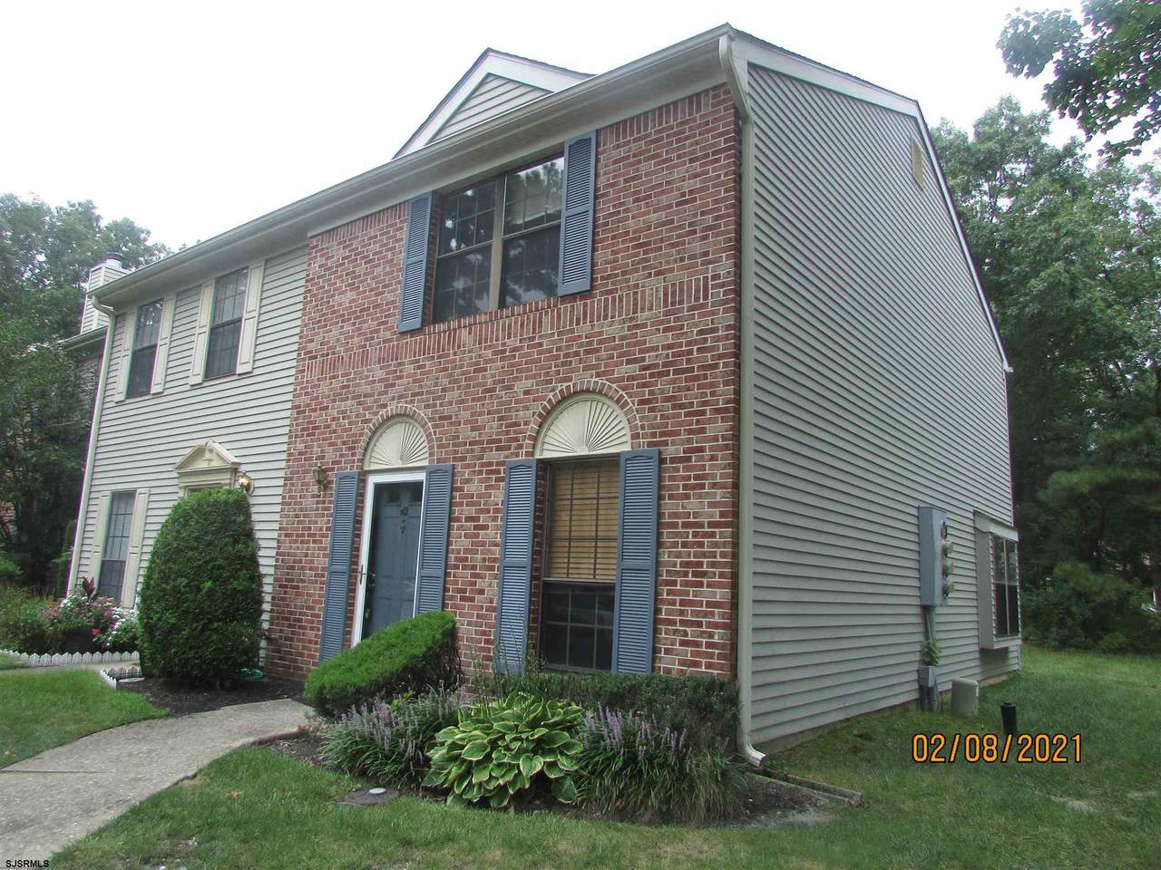42 Greenwich Drive - Photo 1