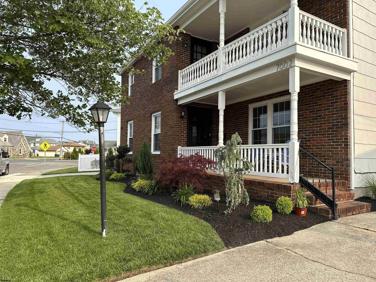 7000 Calvert - Photo 1