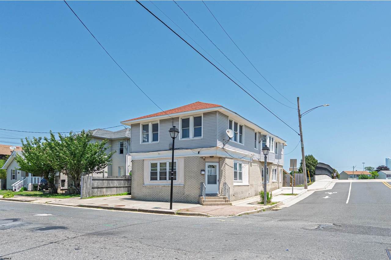 1830 Riverside - Photo 1