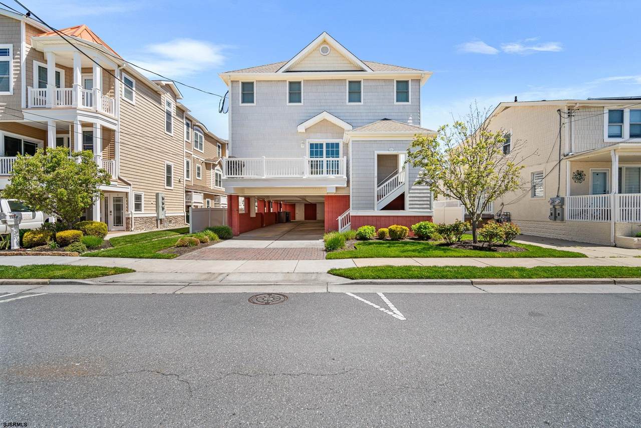 111 Madison - Photo 1