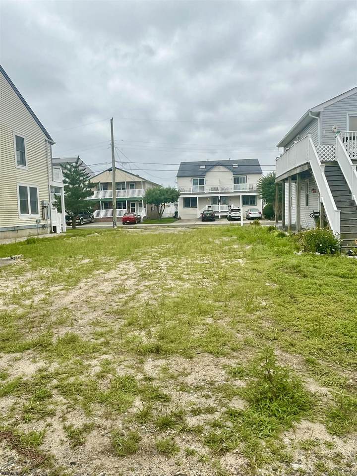 323 36th Street - Photo 1