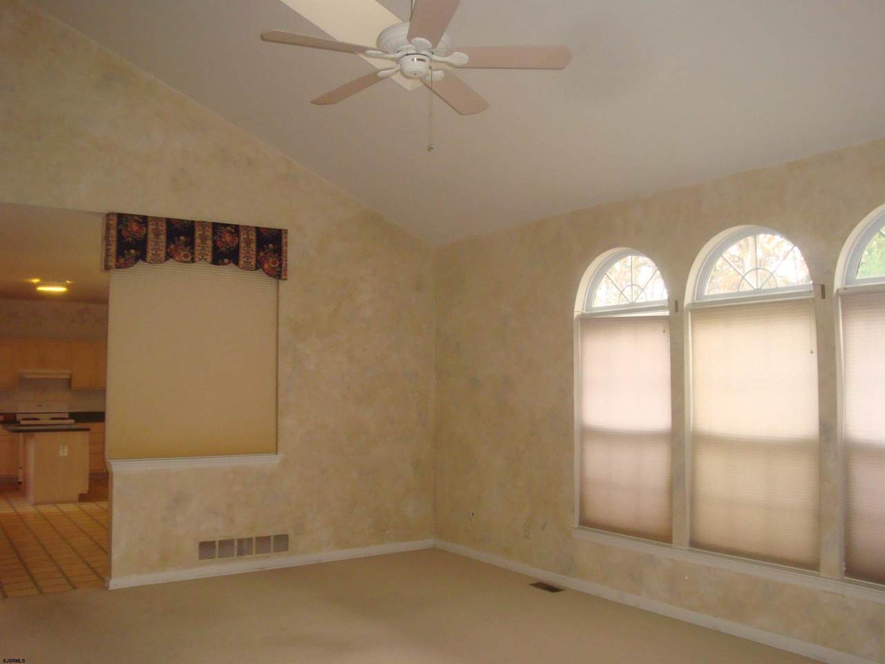 https://bt-photos.global.ssl.fastly.net/sjersey/1280_boomver_3_598848-2.jpg