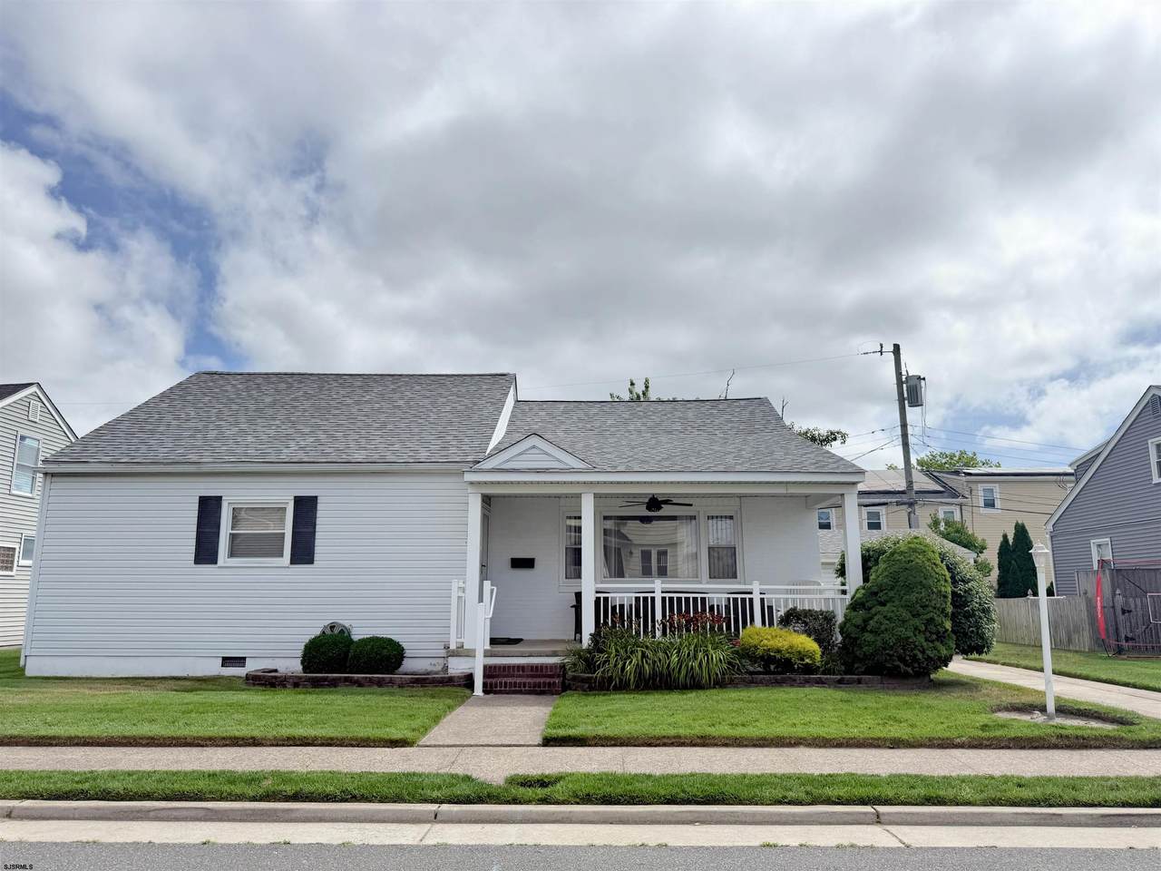 307 Essex - Photo 1
