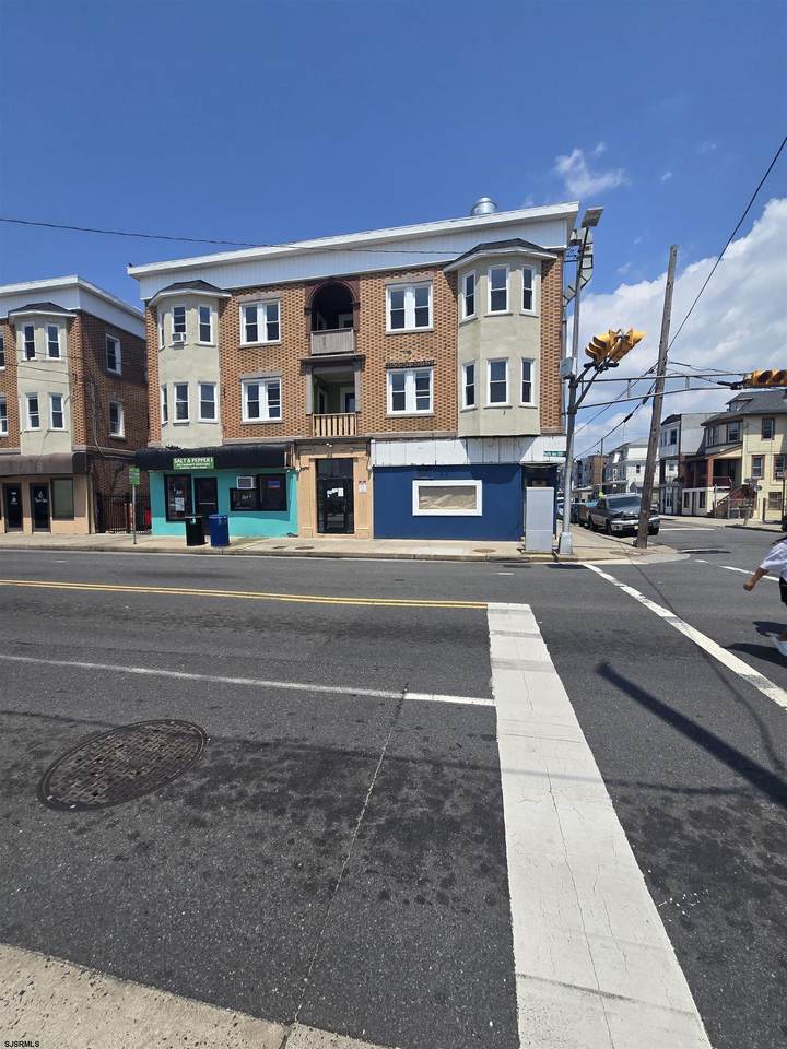 2501 Pacific - Photo 1