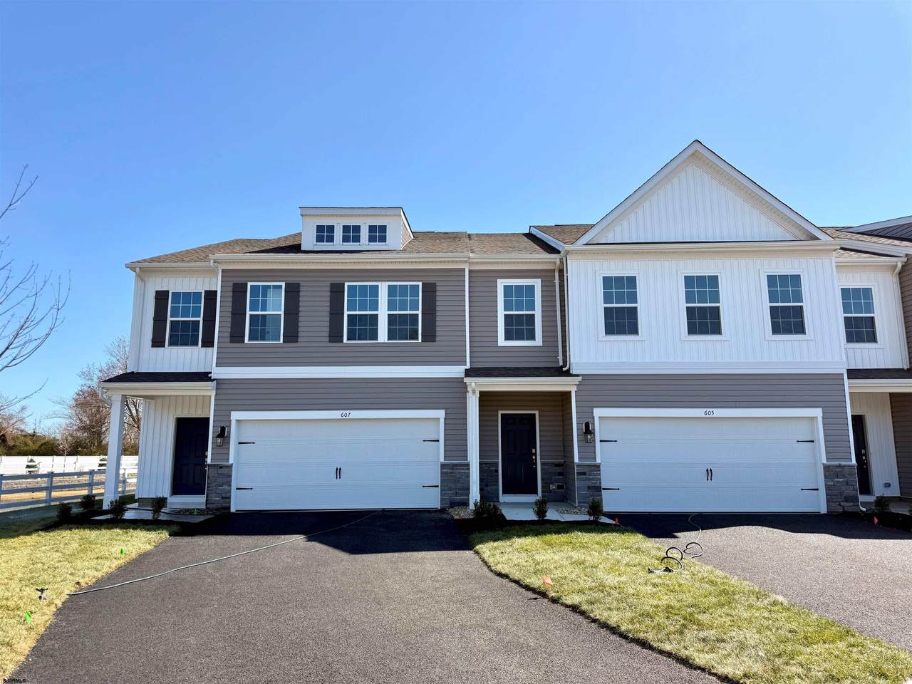 607 Scotty Blvd - Photo 1