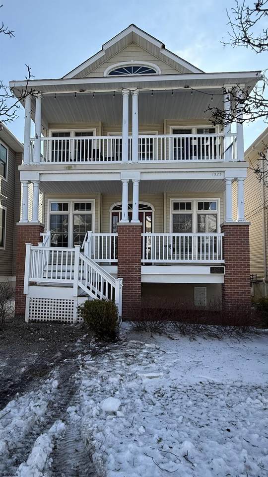 1523 Asbury Avenue - Photo 1