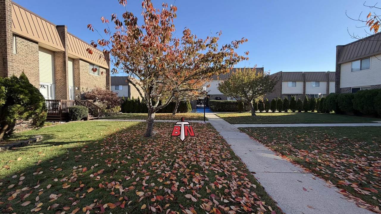 811 Dudley - Photo 1