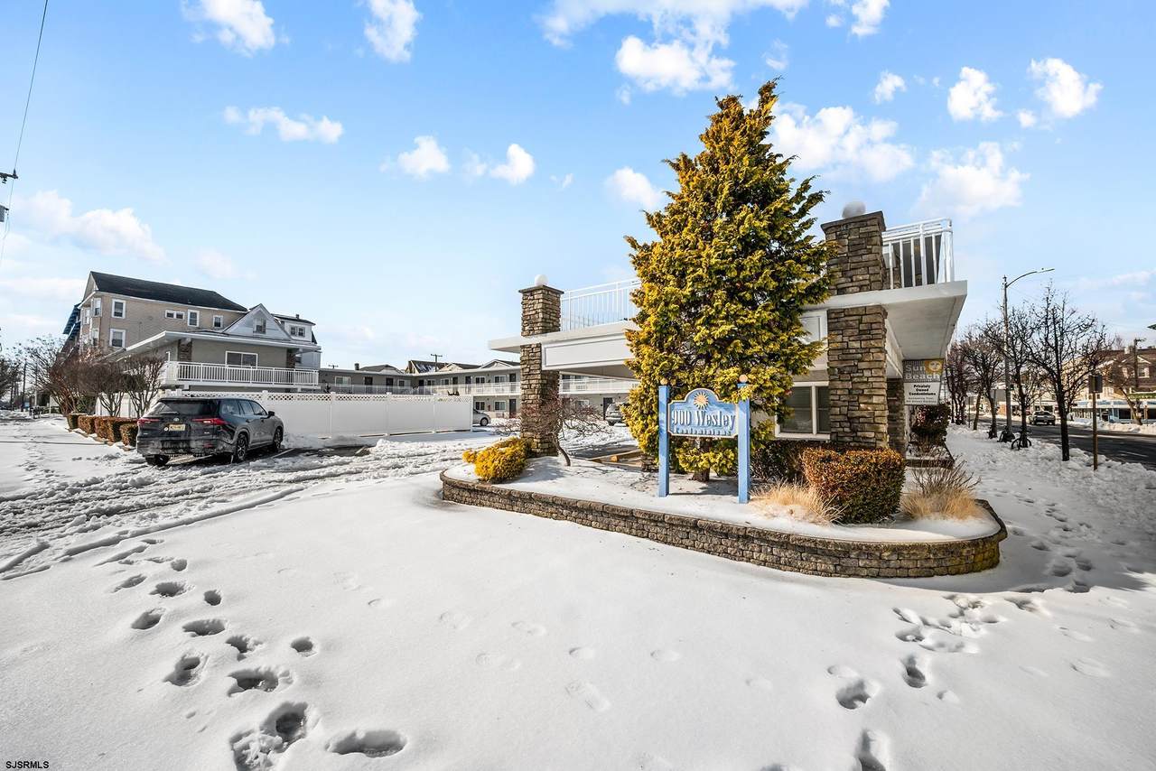 900 Wesley Ave - Photo 1