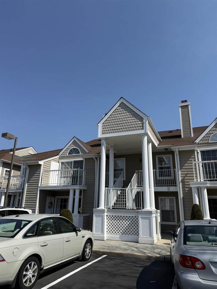 550 Central Ave - Photo 1