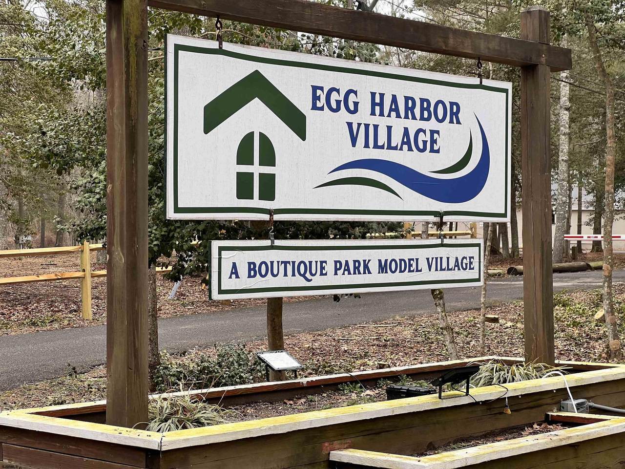 135 Thompson - Photo 1