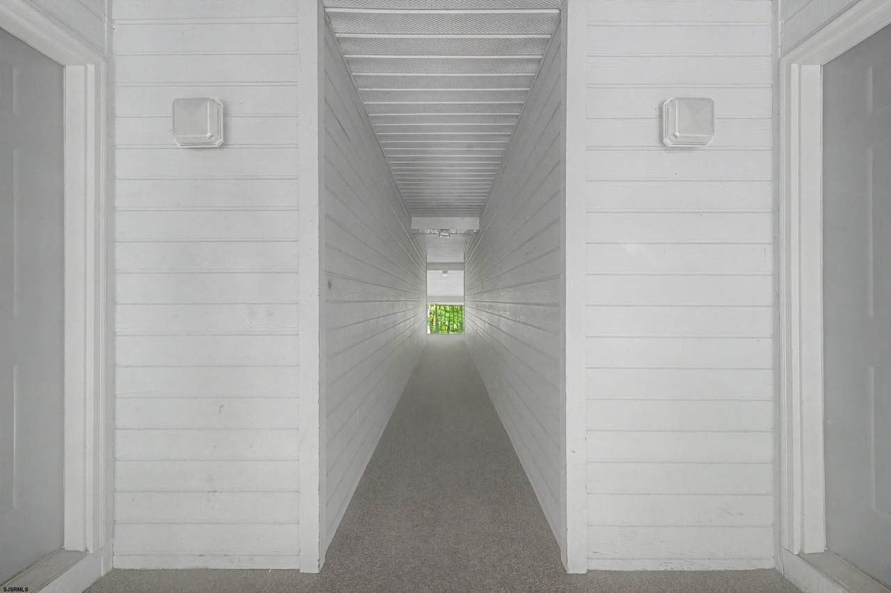 https://bt-photos.global.ssl.fastly.net/sjersey/1280_boomver_2_605505-2.jpg