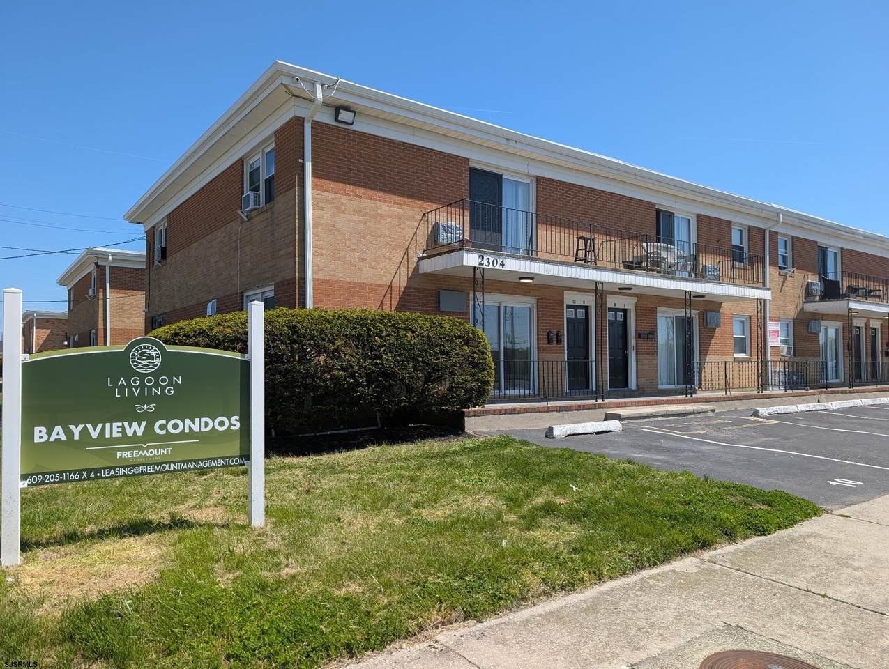2304 Hamilton - Photo 1