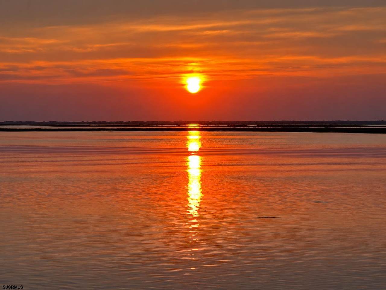 https://bt-photos.global.ssl.fastly.net/sjersey/1280_boomver_3_609054-2.jpg