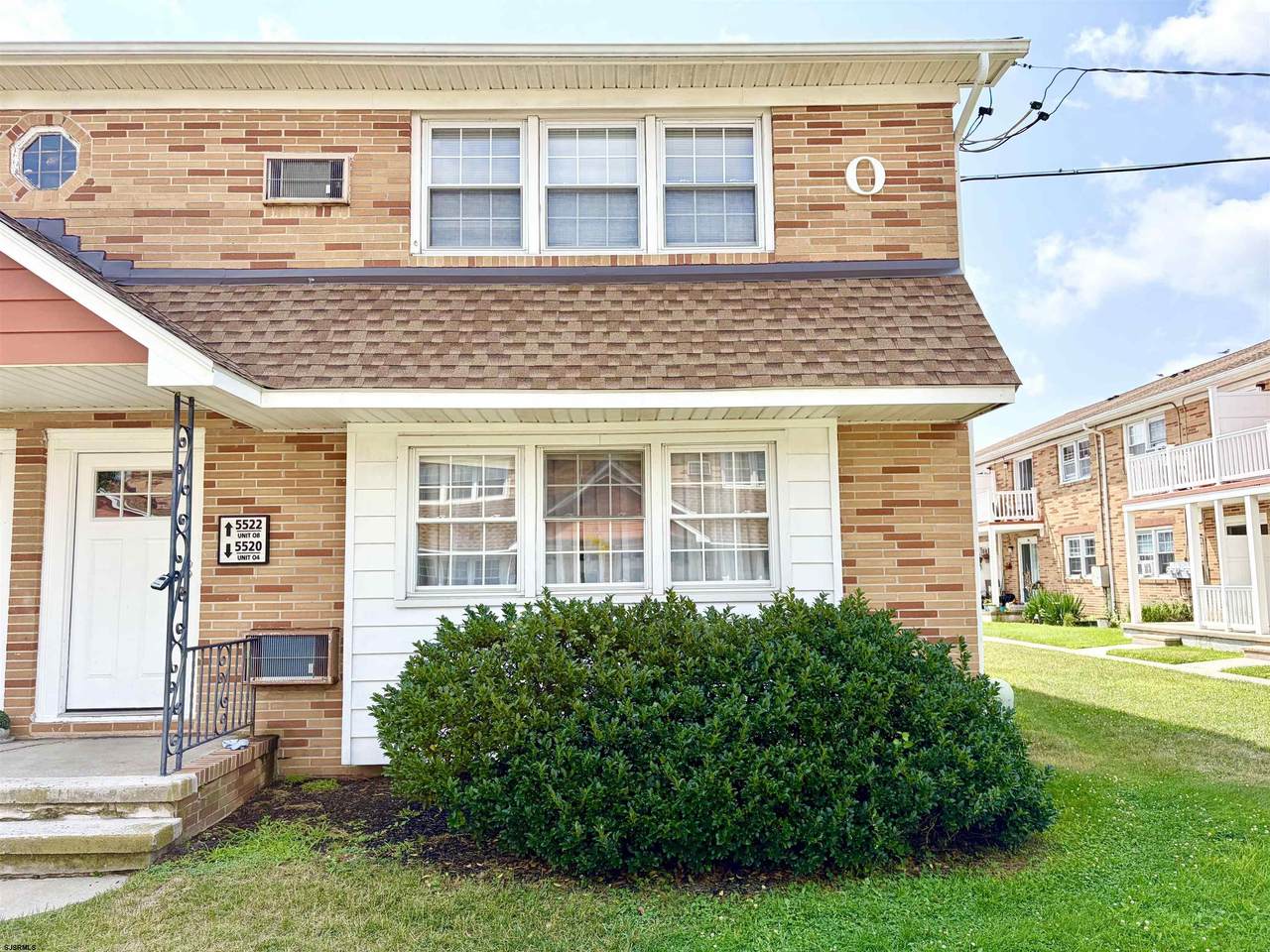 5520 Suffolk - Photo 1