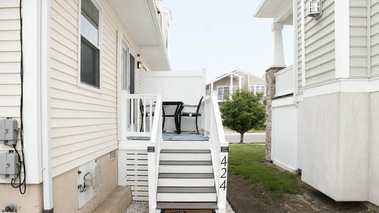 424 Simpson - Photo 1