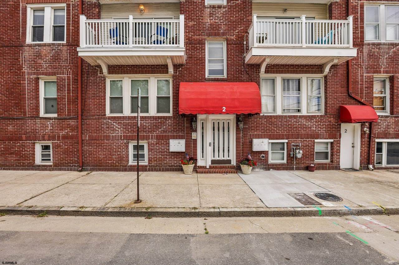 2 Montgomery - Photo 1