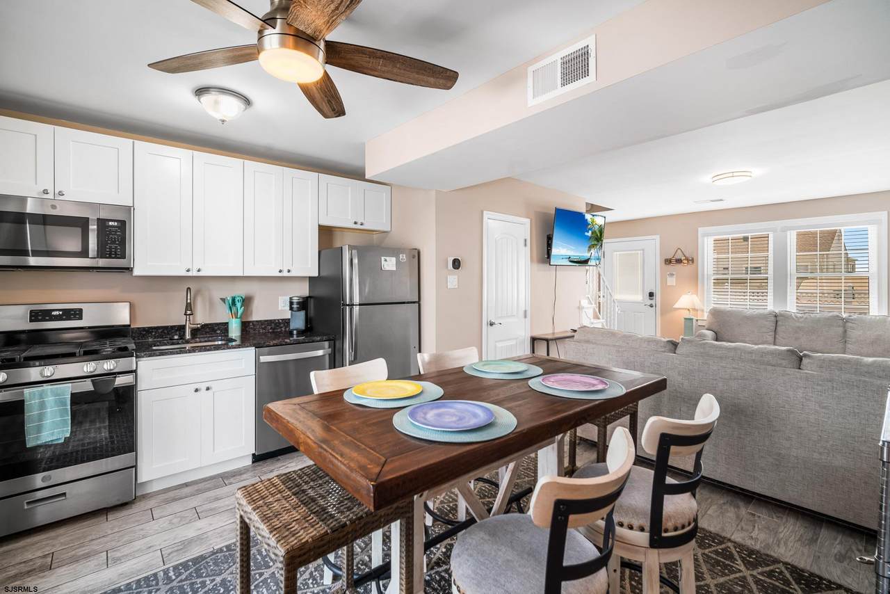 229 10th St N - Photo 1