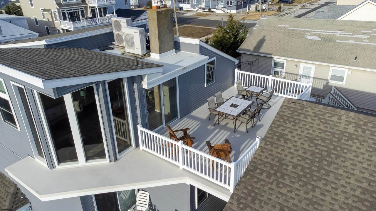 300 Beach Ave E - Photo 1